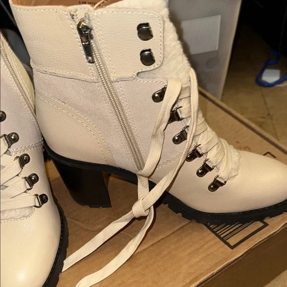 FRYE AND CO Cream Lace Up Boots with Chunky Heel - Picture 8 of 8